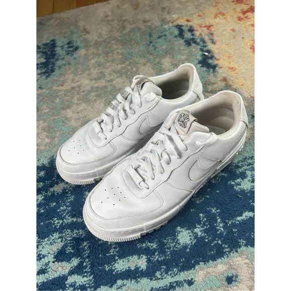 WOMEN'S NIKE AIR FORCE 1 PIXEL CASUAL SHOES SIZE 10 - Picture 2 of 5